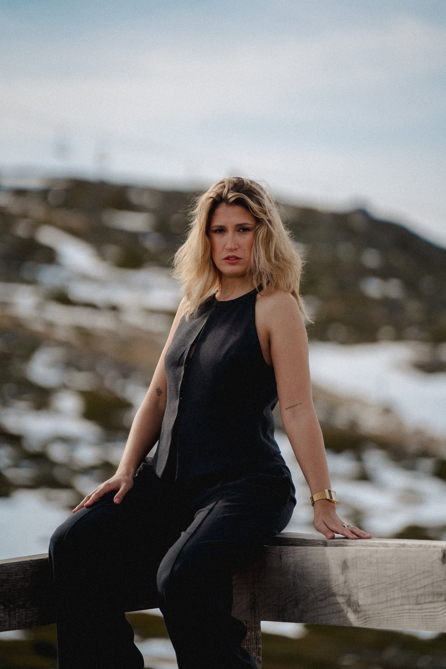 DUNE VEST - DARK GREY