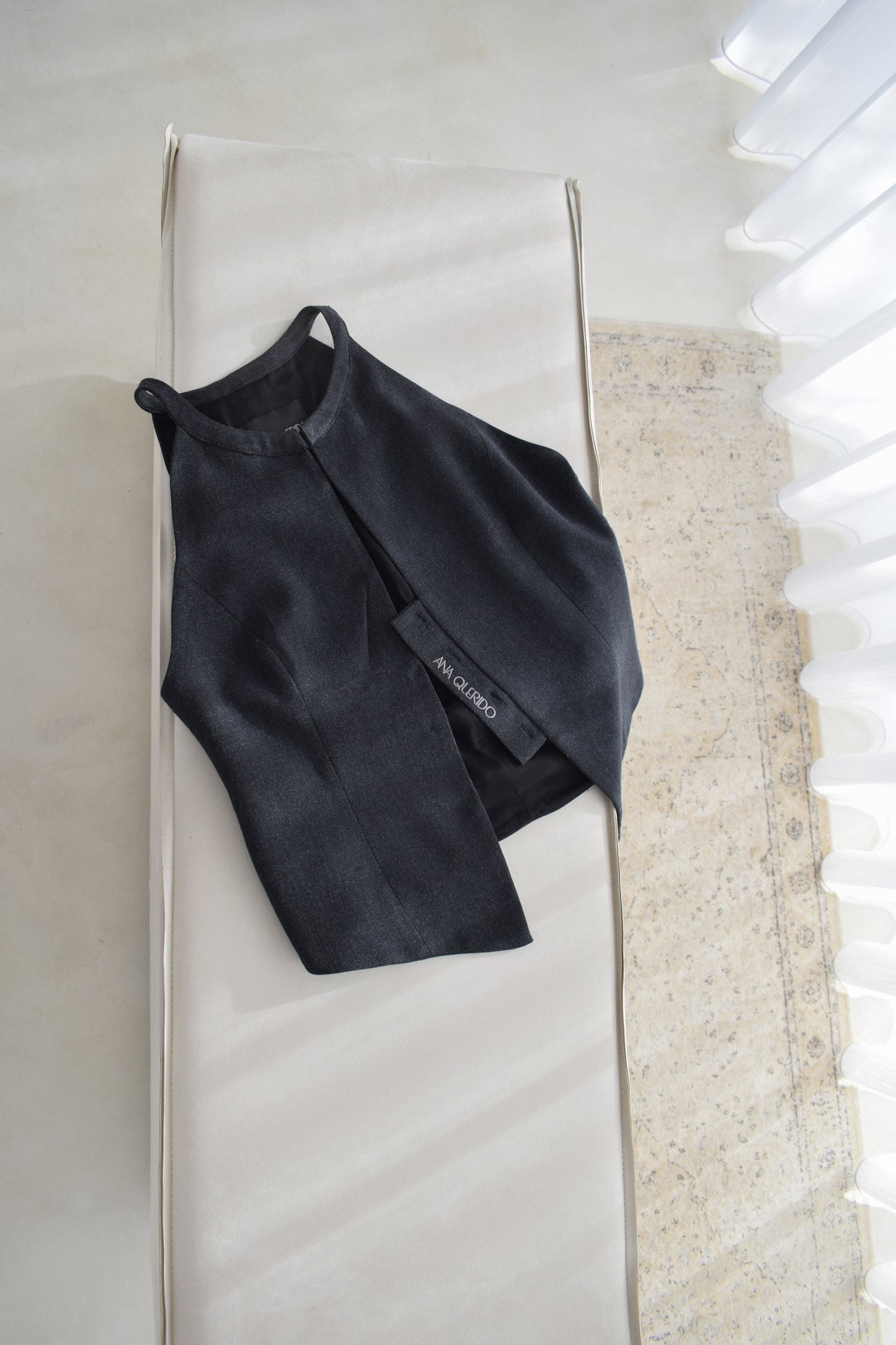 DUNE VEST - DARK GREY